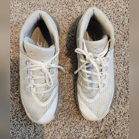 Under Armour Stephen Curry 3’s Basketball Sneakers - Picture 4 of 12